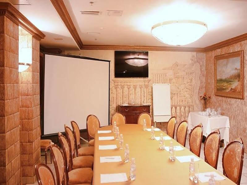 ポドル プラザ ホテル キエフ エクステリア 写真